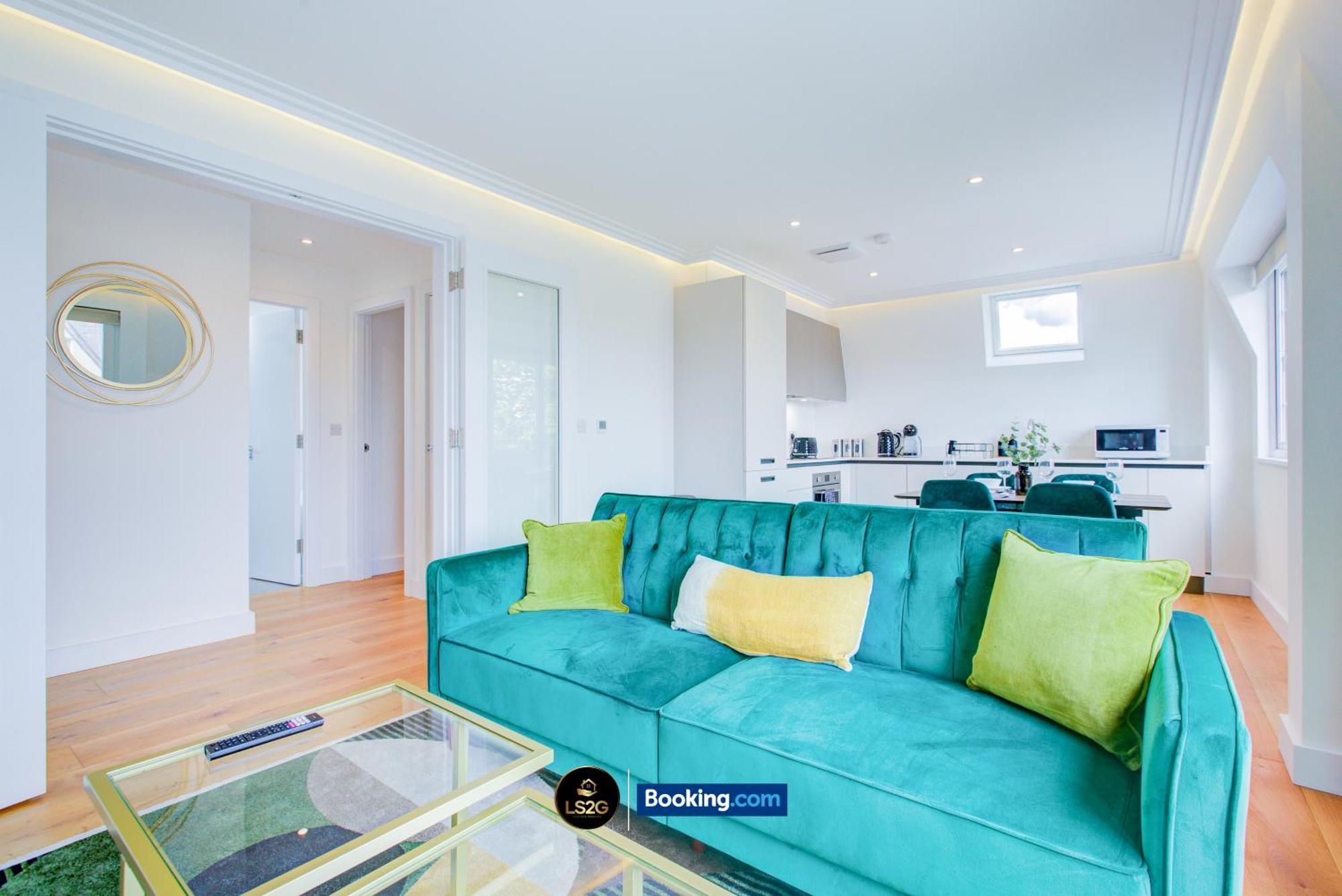 Apartament Stylish 2 Bedroom Flat By Ls2g Short Lets & Serviced Greater With Balcony And Easy Access Londra
